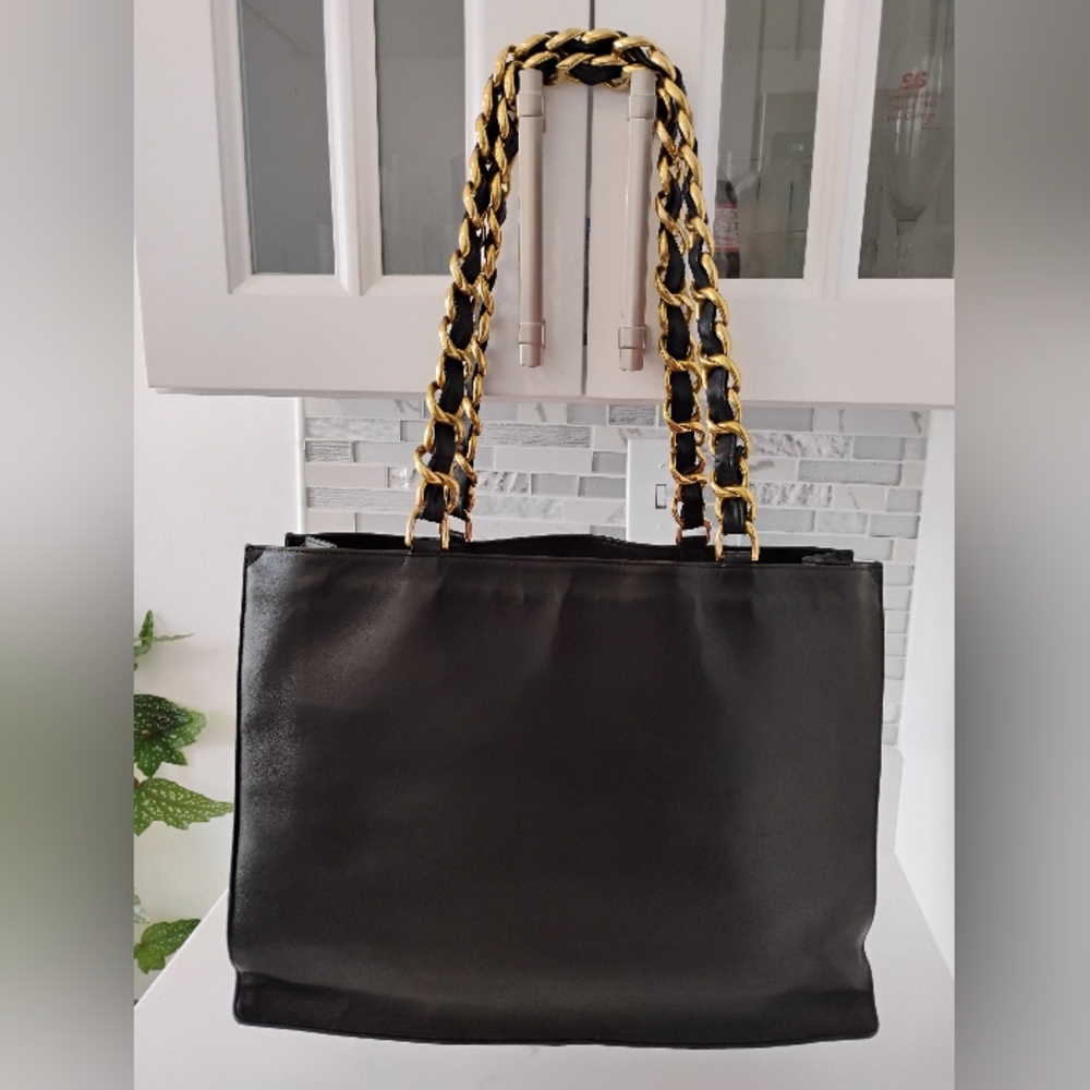 🛑SOLD🛑 CHANEL Large CC Vintage Chain Tote w/GHW - Picture 3 of 14